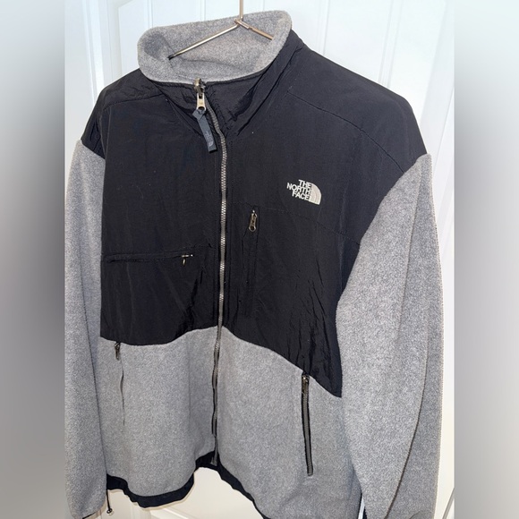 The North Face Men's Black and Gray Performance Jacket - Picture 15 of 15